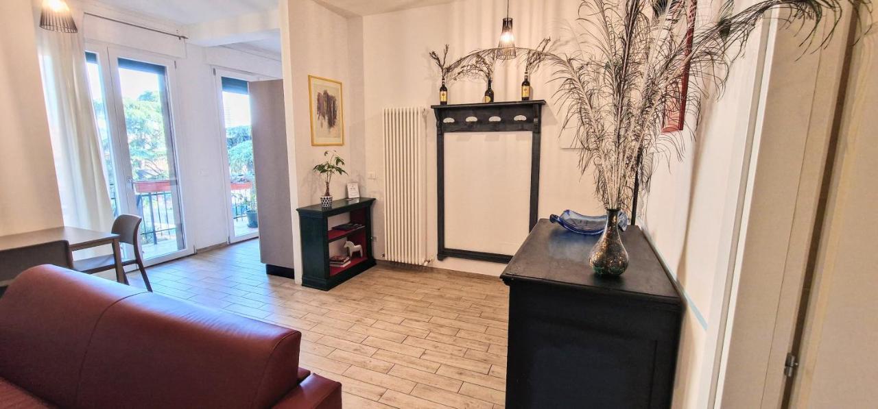 Central City Rooms M09 Apartment โบโลญญา ภายนอก รูปภาพ