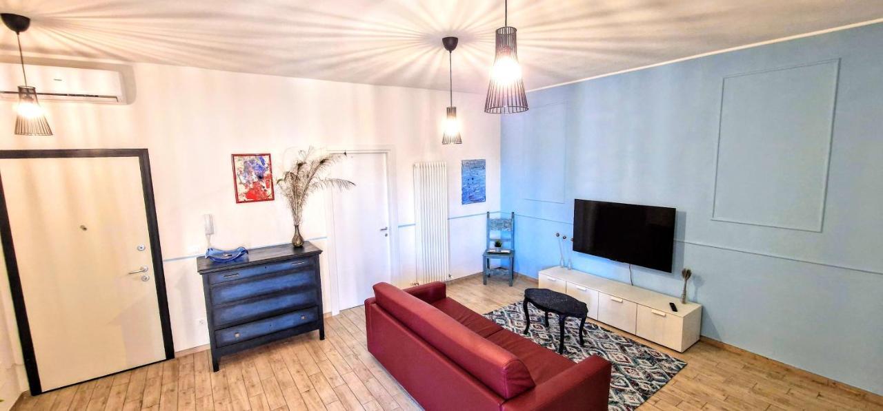 Central City Rooms M09 Apartment โบโลญญา ภายนอก รูปภาพ