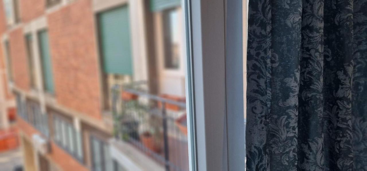 Central City Rooms M09 Apartment โบโลญญา ภายนอก รูปภาพ